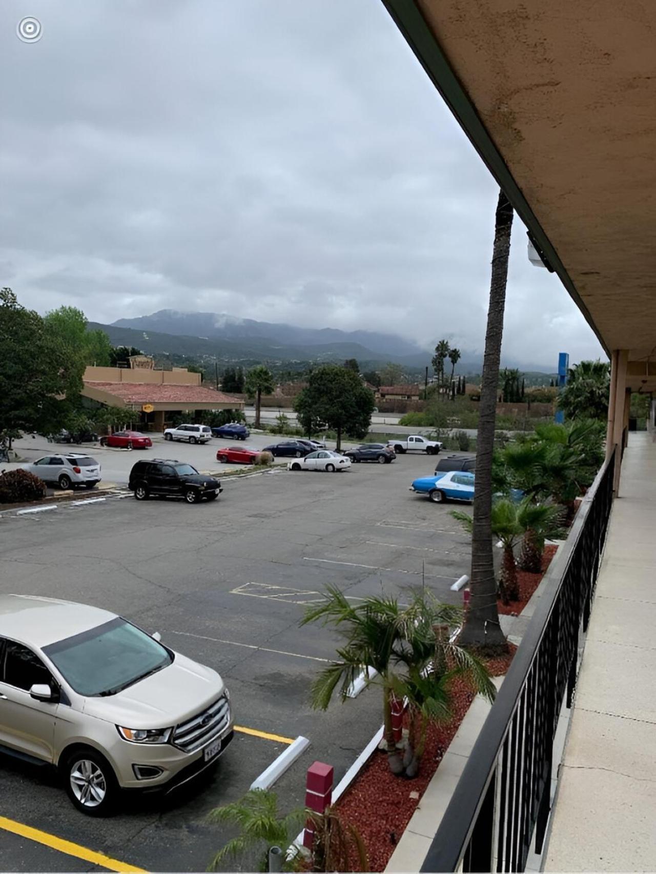 Americas Best Value Inn Thousand Oaks Εξωτερικό φωτογραφία