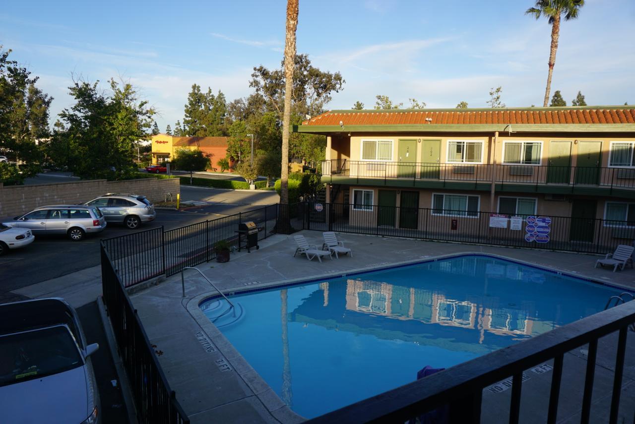 Americas Best Value Inn Thousand Oaks Εξωτερικό φωτογραφία
