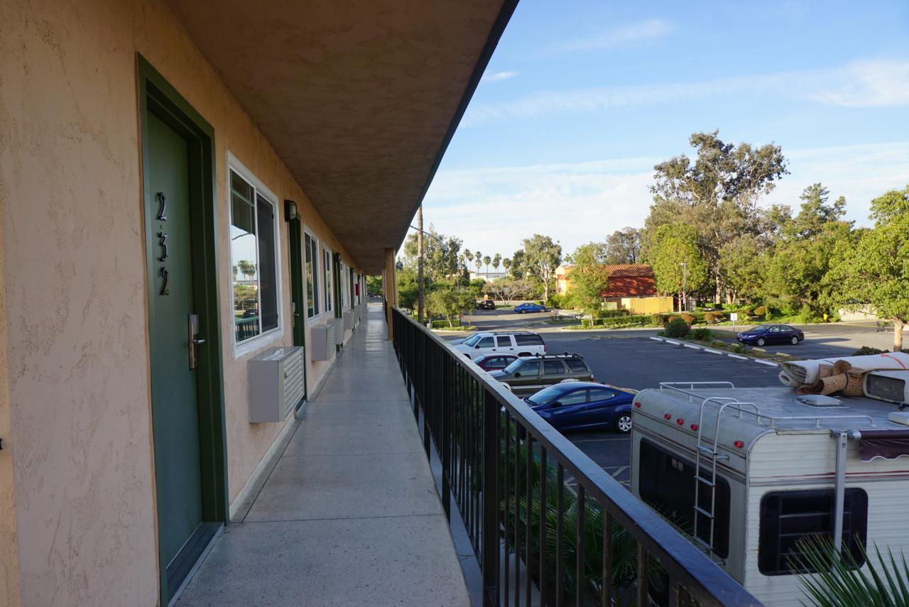 Americas Best Value Inn Thousand Oaks Εξωτερικό φωτογραφία