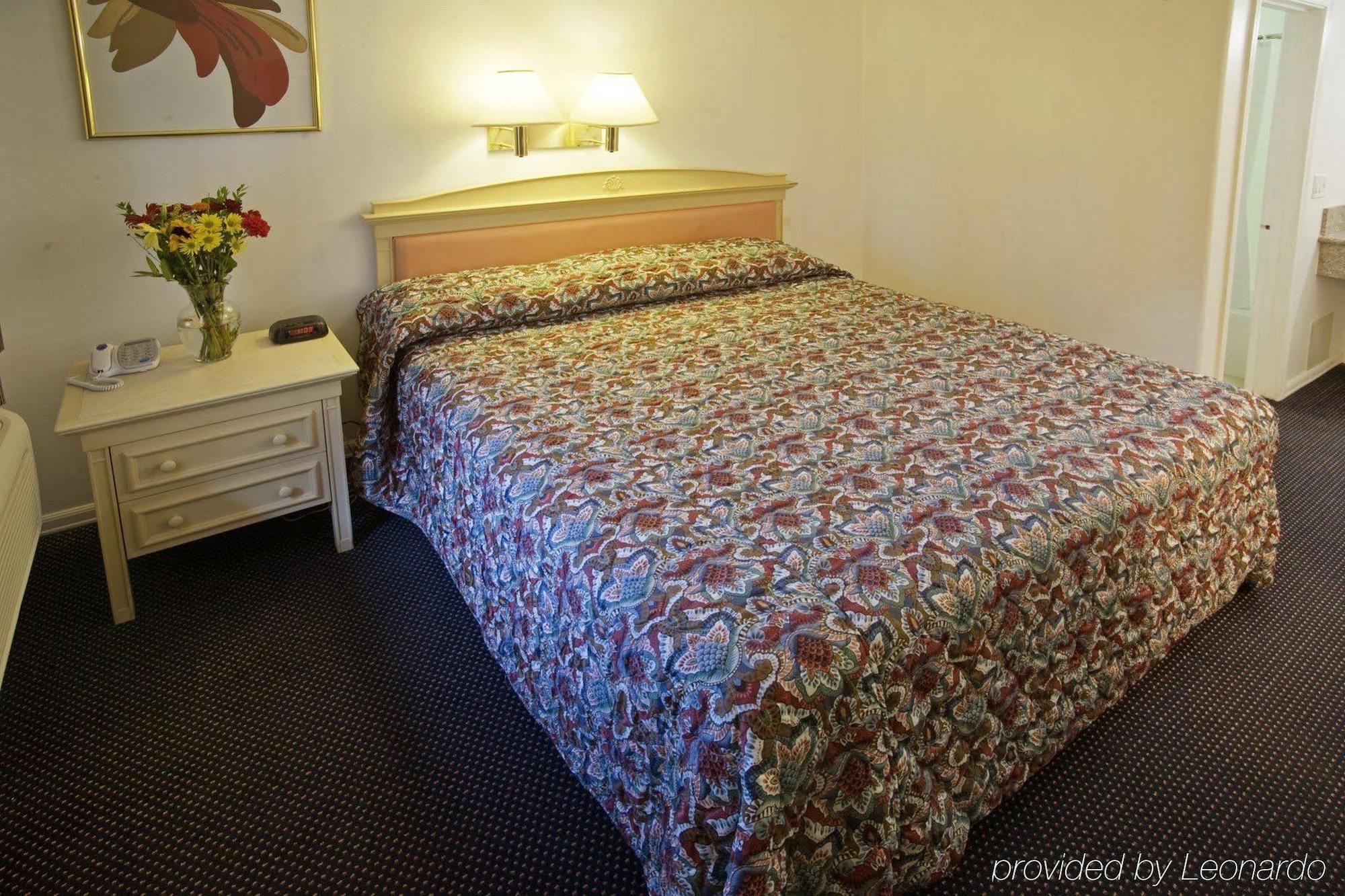 Americas Best Value Inn Thousand Oaks Δωμάτιο φωτογραφία